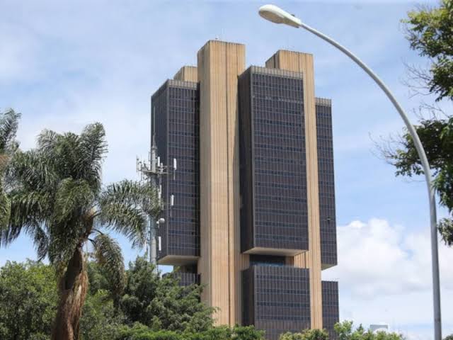 Banco Central mantém restrição nos juros para conter inflação sem indicar próximos passos